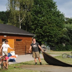 Uitladen Materiaal  7 - Scouts en Gidsen Zaventem 
